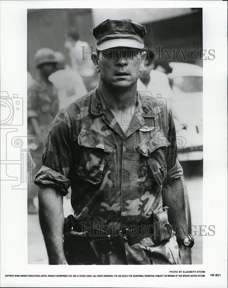 1993 Press Photo Actor Tommy Lee Jones in &quot;Heaven &amp; Earth&quot;- Historic Images