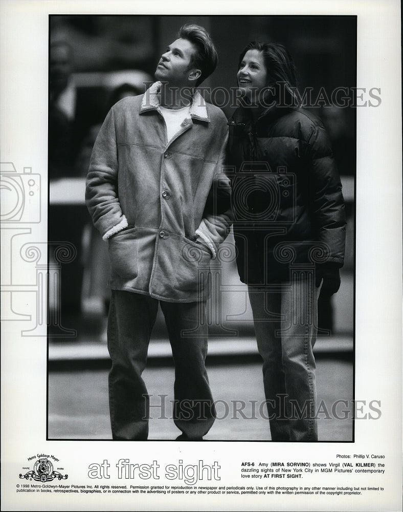 1998 Press Photo Mira Sorvino, Val Kilmer, &quot;At First Sight&quot;- Historic Images