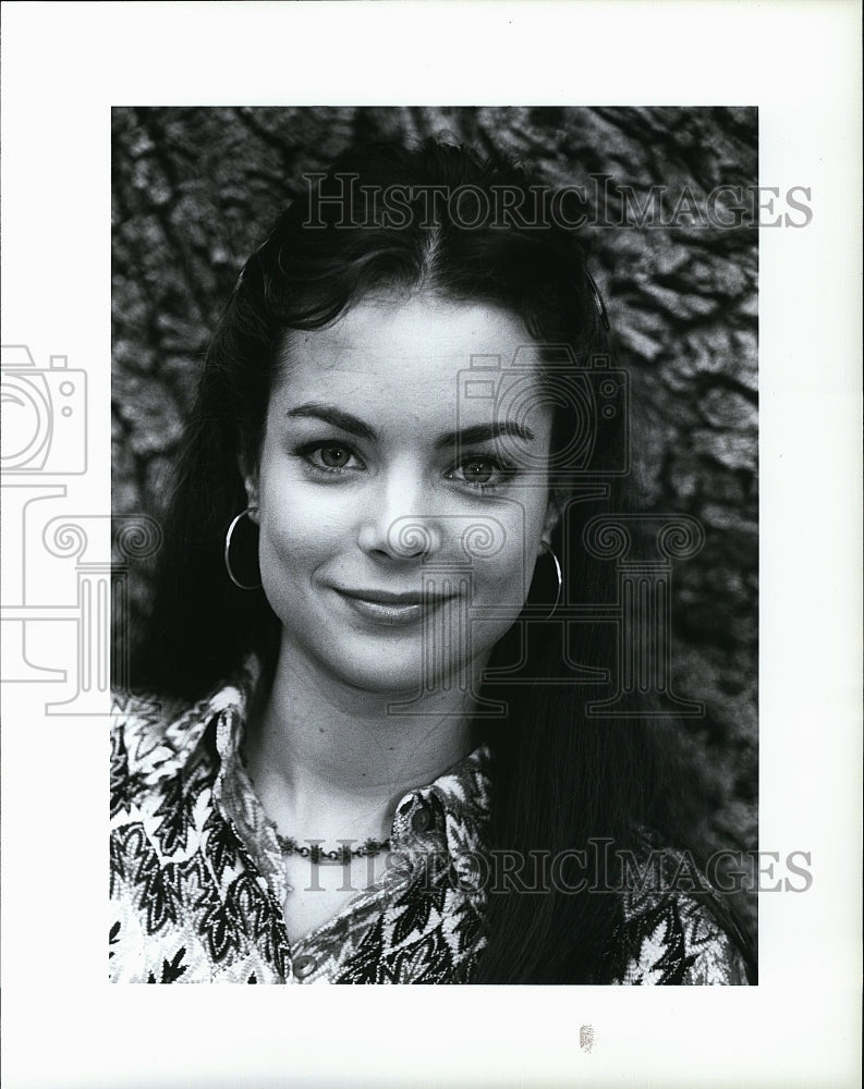 1996 Press Photo Actress from &quot;The War at Home&quot;- Historic Images