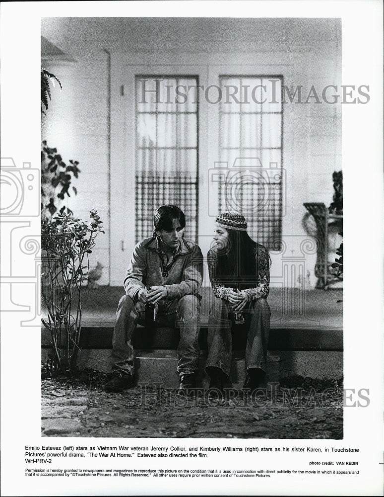 1996 Press Photo Actor Emilio Estevez in "The War at Home"- Historic Images