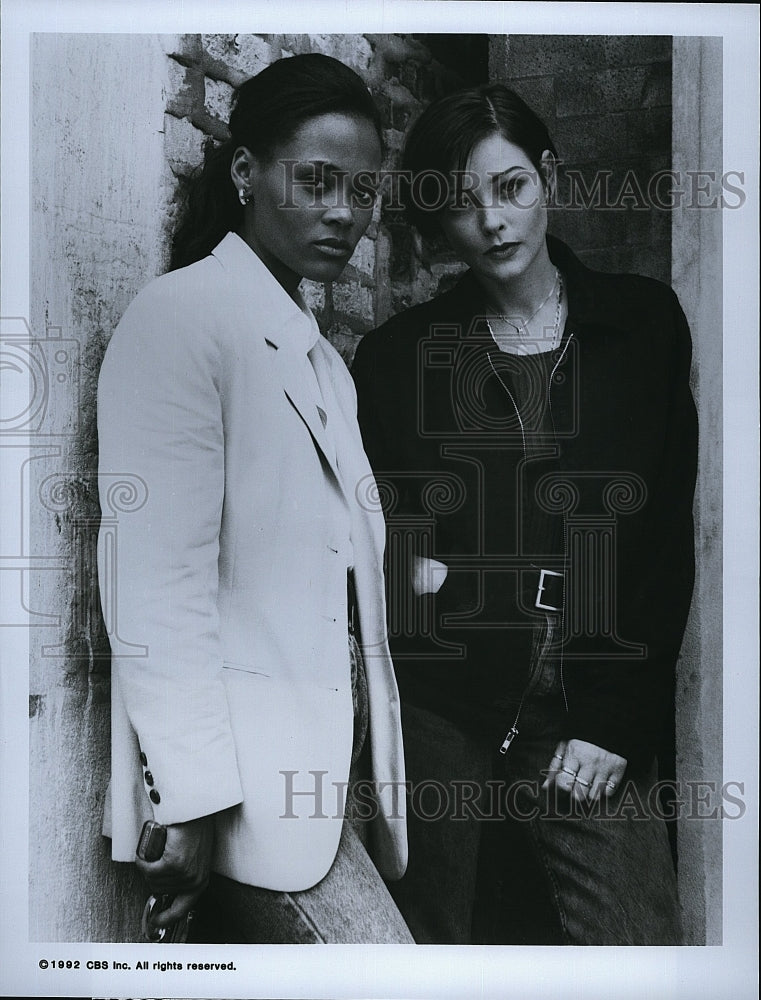 1992 Press Photo Robin Givens and Pam Gidley in &quot;Angel Street&quot;- Historic Images