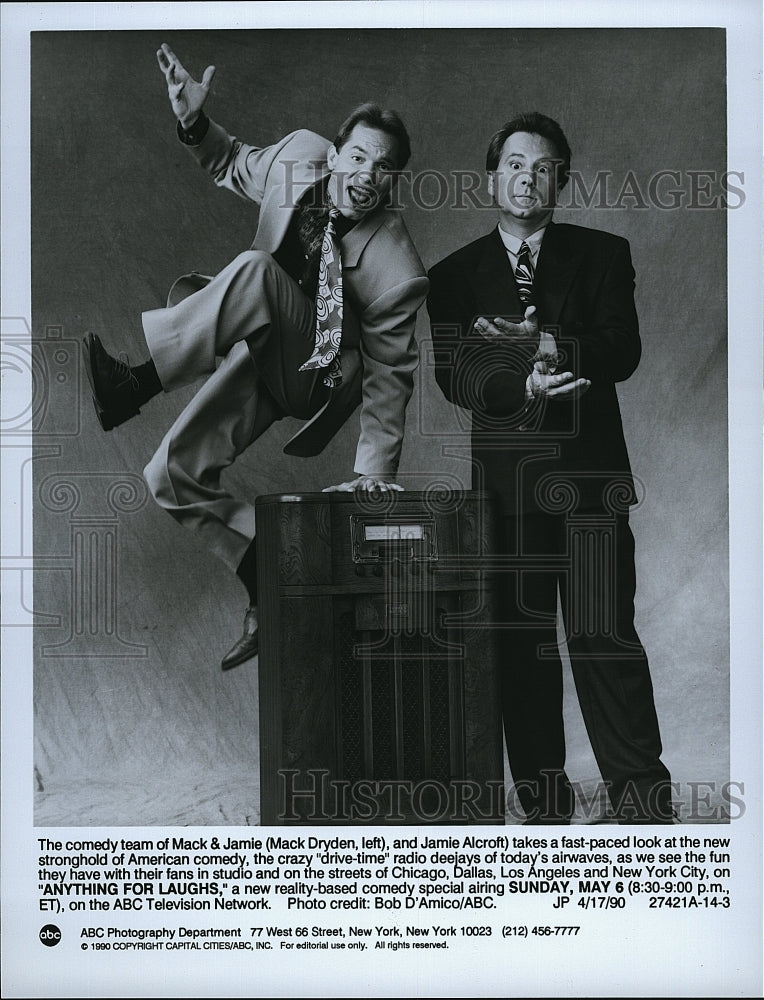 1990 Press Photo Mack Dryden and Jamie Alcroft in &quot;Anything For Laughs&quot;- Historic Images