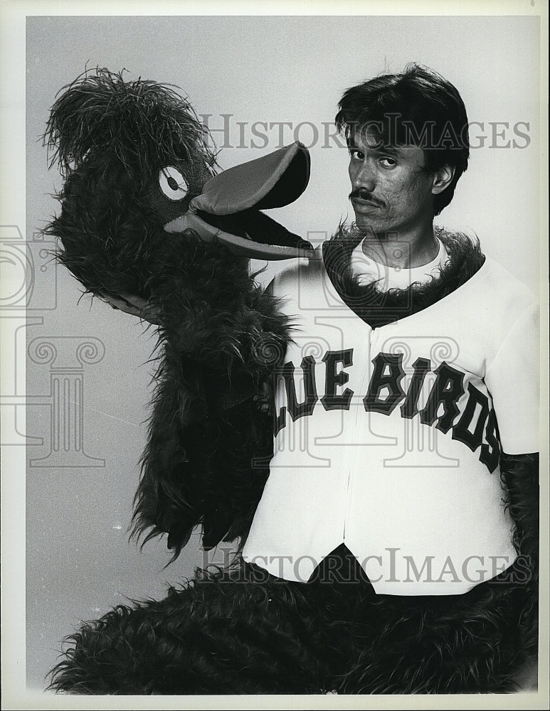 1983 Press Photo Marco Rodriguez Actor Bay City Blues Baseball Television Show- Historic Images