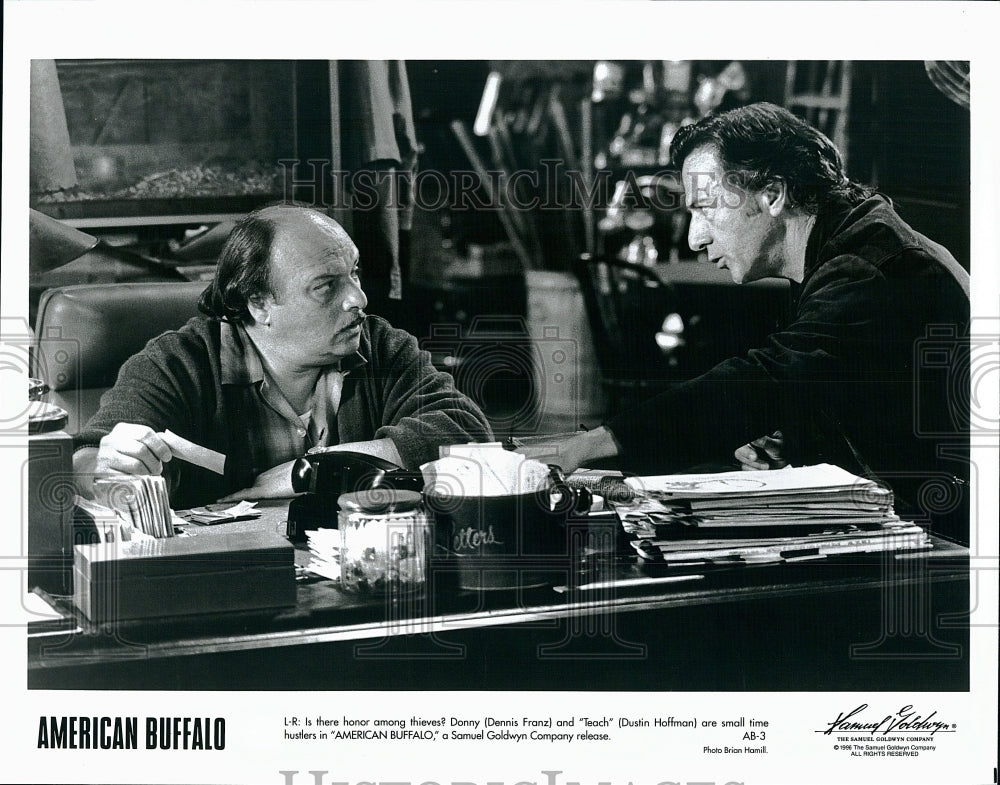 1996 Press Photo Dennis Franz, Dustin Hoffman &quot;American Buffalo&quot;- Historic Images