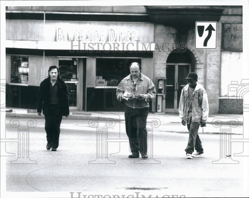 1996 Press Photo Dustin Hoffman, Dennis Franz and Sean Nelson in America Buffalo- Historic Images