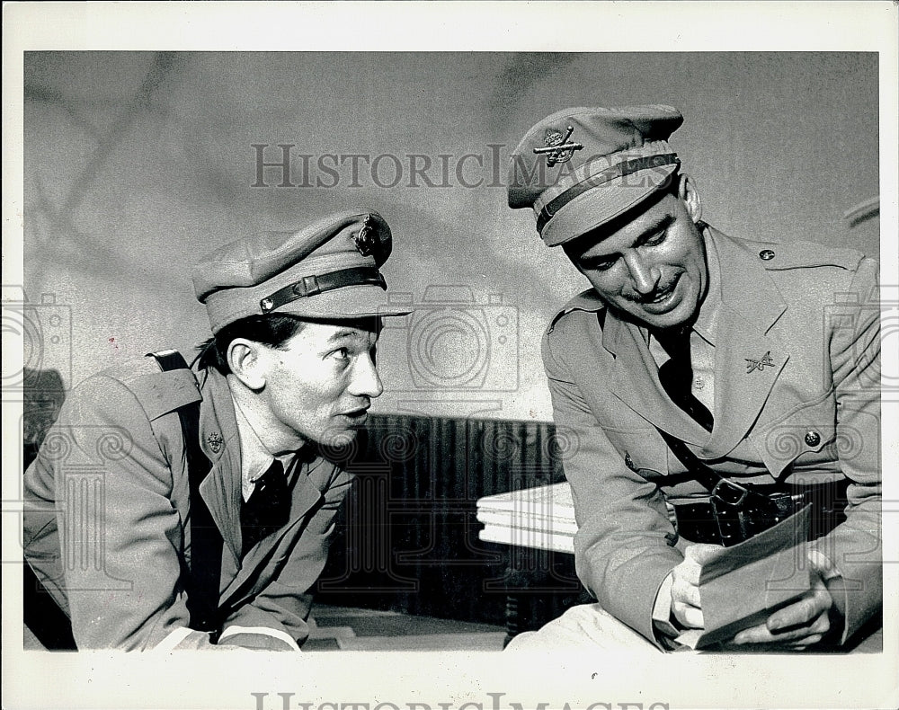 Press Photo David Fox and Steve McConnell in "Not About Heroes".- Historic Images