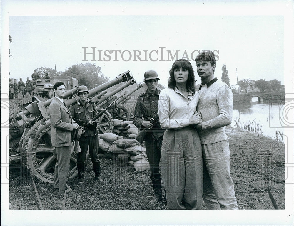 1983 Press Photo Jan Michael Vincent and Ali McGraw in The Winds Of War- Historic Images