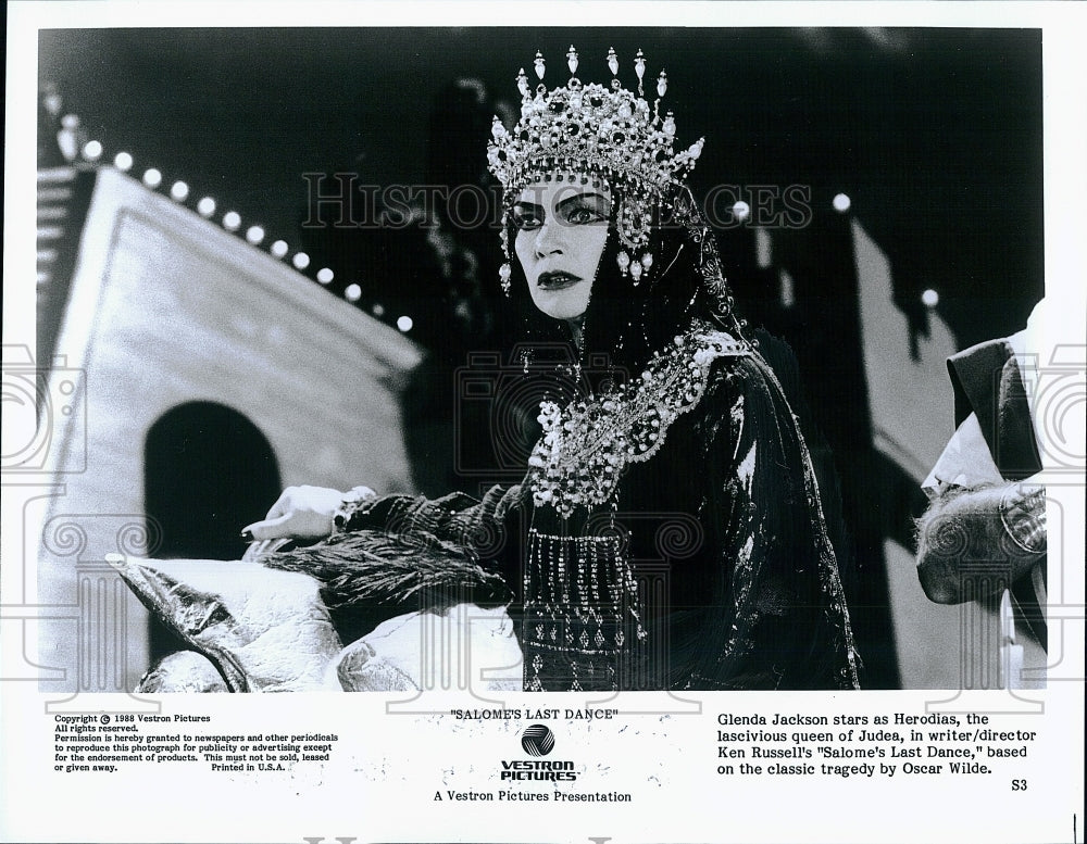 1988 Press Photo &quot;Salome&#39;s Last Dance&quot; starring Glenda Jackson- Historic Images