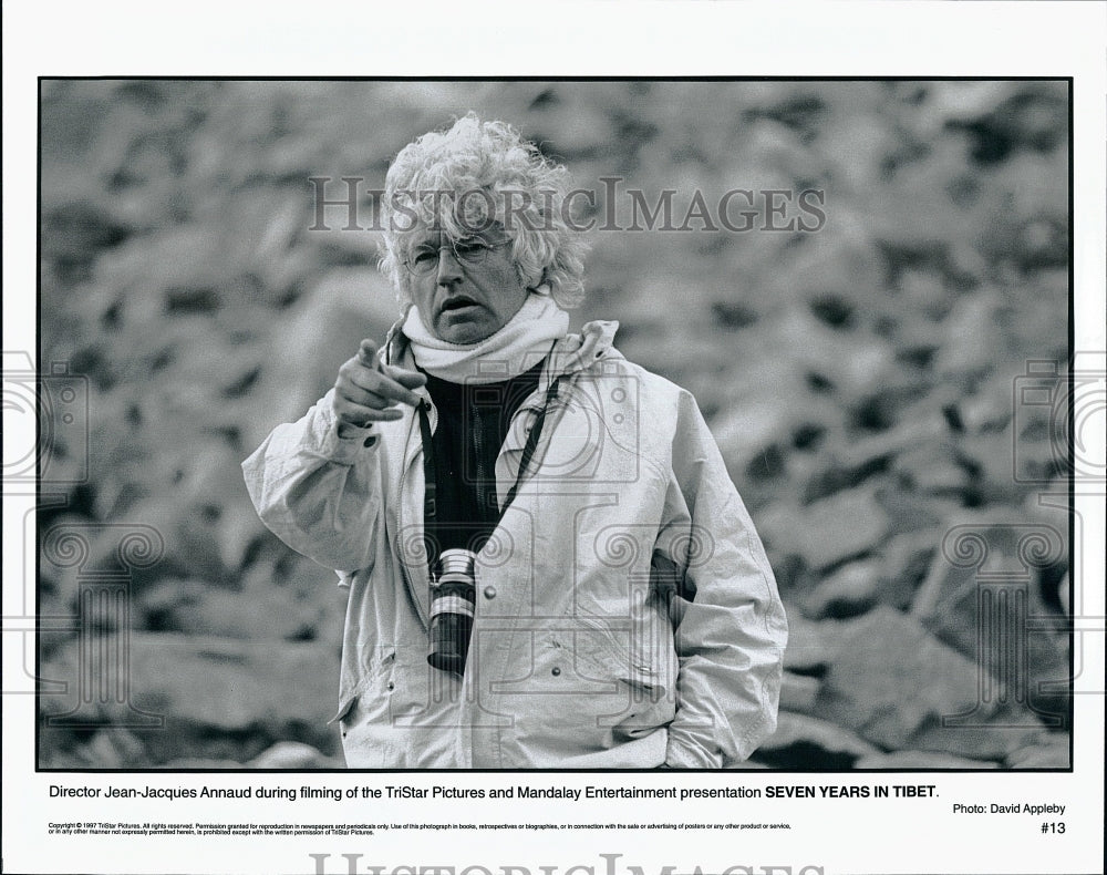 1997 Press Photo Photo &quot;Seven Years in Tibet&quot; director Jean-Jacques Annaud- Historic Images