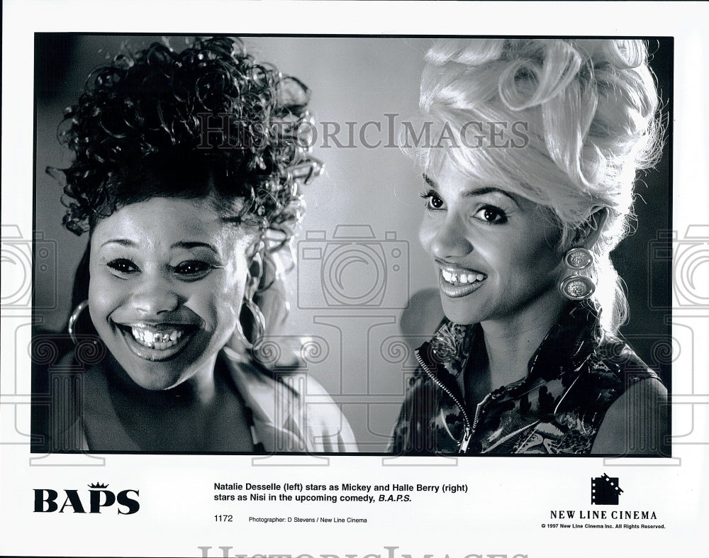 1997 Press Photo Halle Berry Actress Natalie Desselle B.A.P.S. Comedy Movie Film- Historic Images