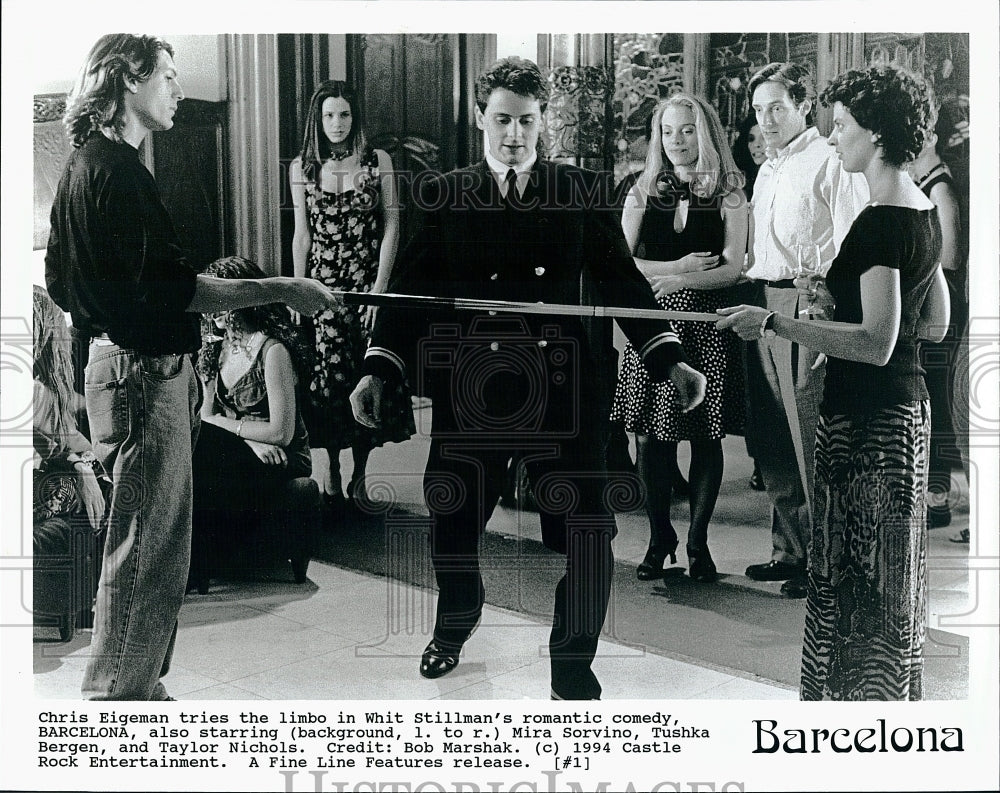 1994 Press Photo Chris Eigeman Actor Limbo Scene Barcelona Film Movie Comedy- Historic Images