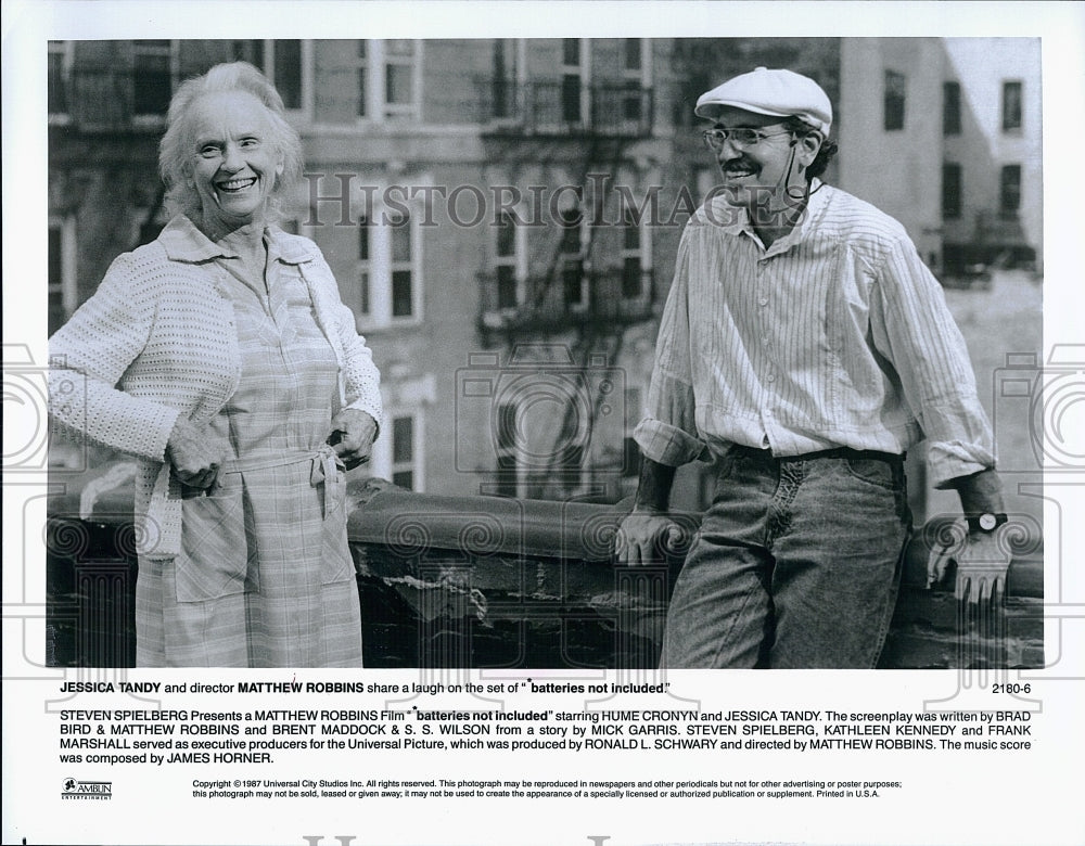 1987 Press Photo Jessica Tandy Matthew Robbins On Set &quot;Batteries Not Included&quot;- Historic Images