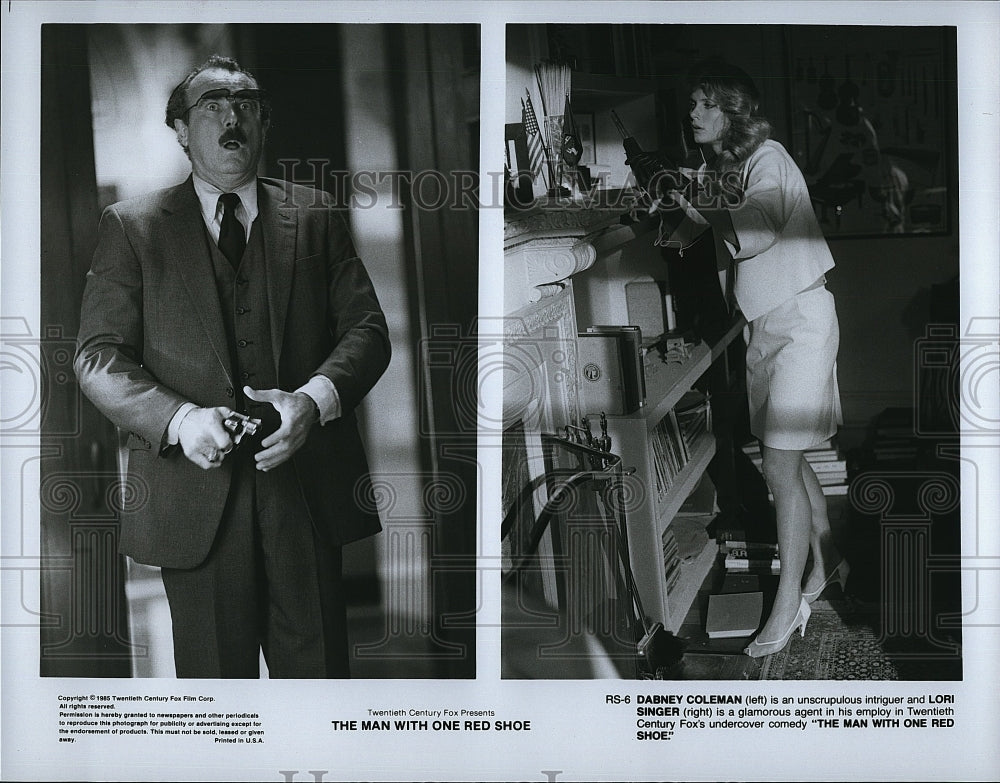 1985 Press Photo Dabney Coleman Actor Lori Singer Man With One Red Shoe Movie- Historic Images