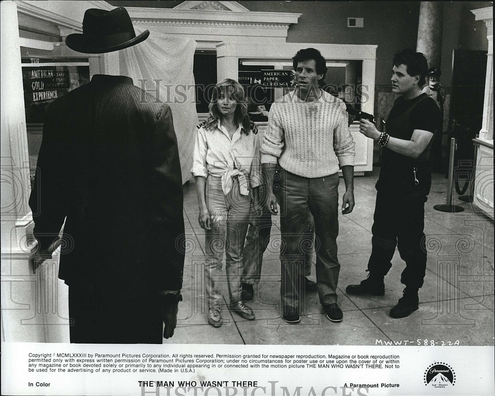 1983 Press Photo Ten Duyck Lisa Langlois Steve Guttenber Man Who Wasn&#39;t There- Historic Images