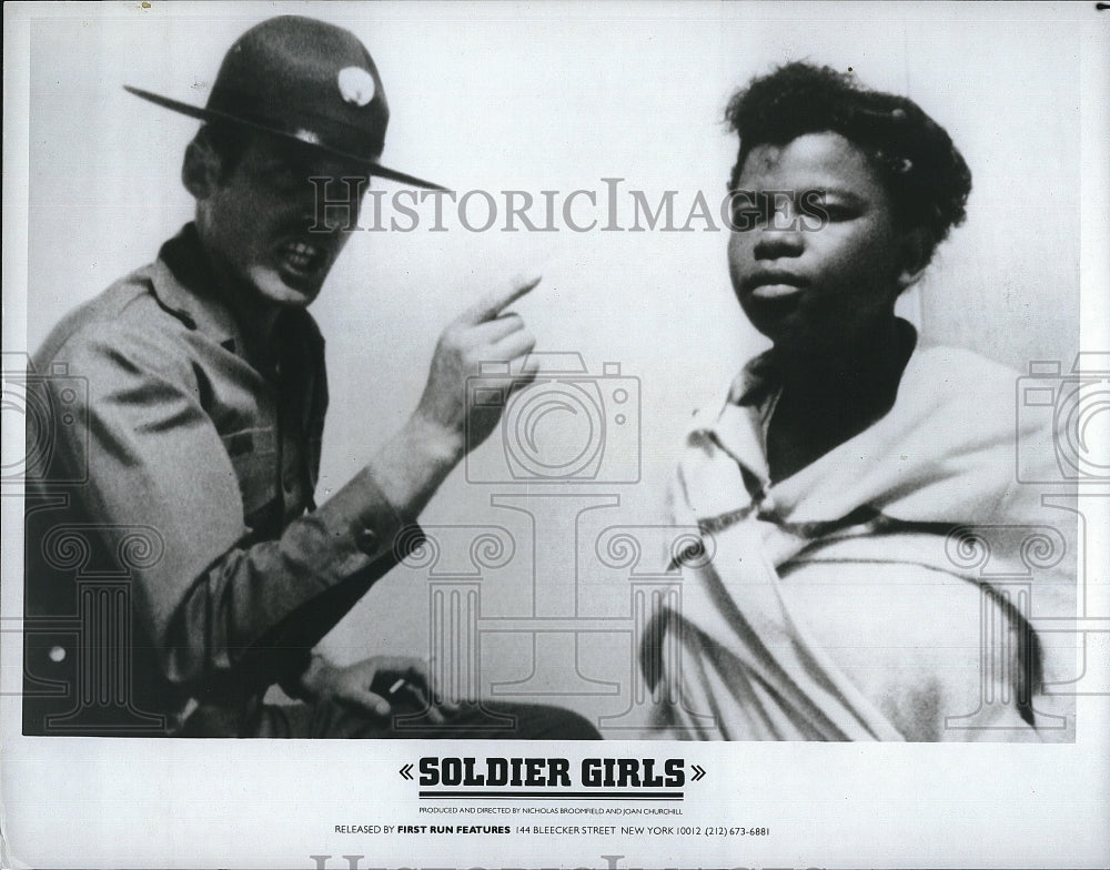 1981 Press Photo Sgt. Abing Pvt. Johnson Soldier Girls Documentary Movie Film- Historic Images