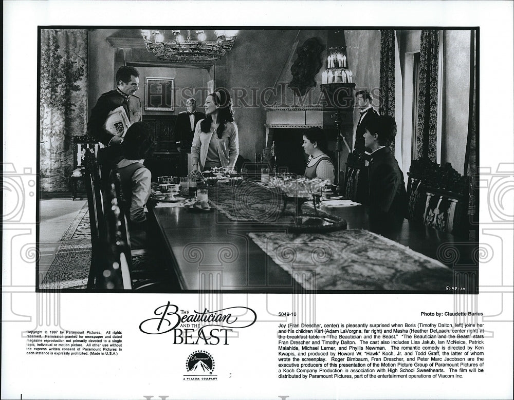 1997 Press Photo Fran Drescher, Timothy Dalton &quot;The Beautician and the Beast&quot;- Historic Images