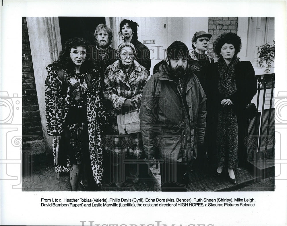 1988 Press Photo H. Tobias, P. Davis, Edna Dore, R. Sheen, M. Leigh &quot;High Hopes&quot;- Historic Images