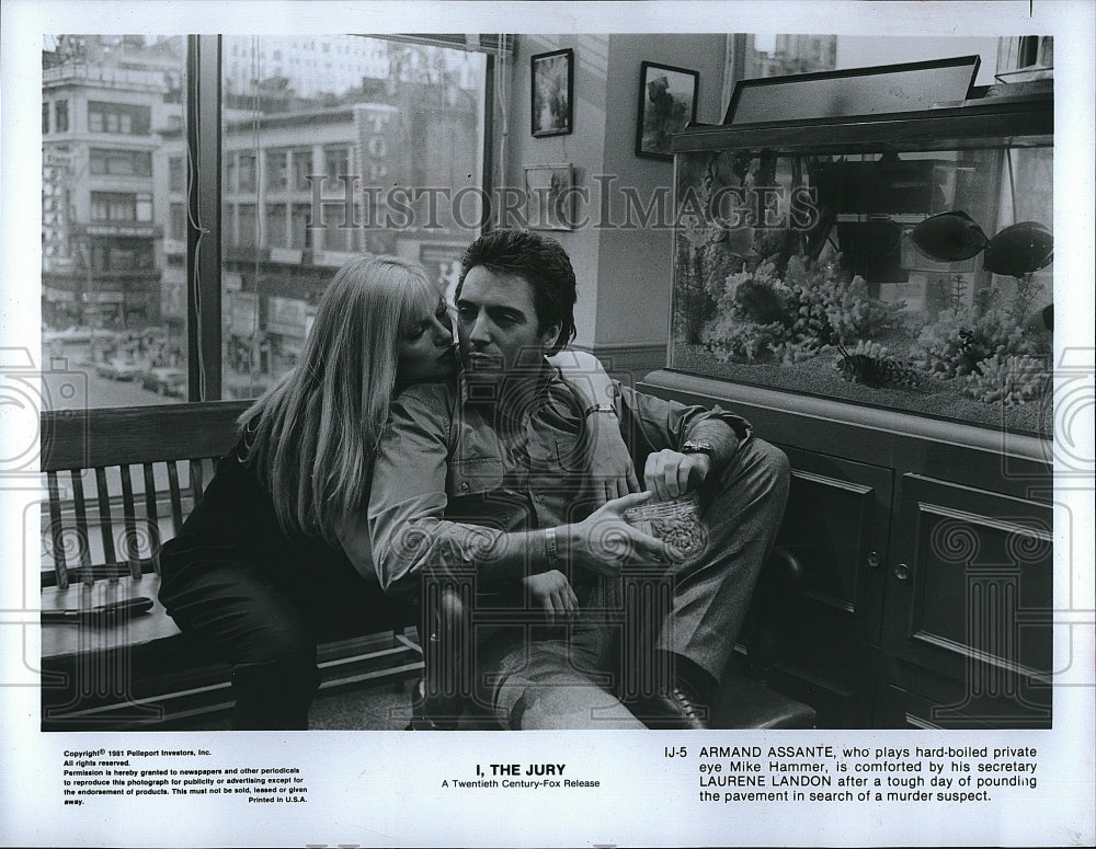 1981 Press Photo Armand Assante and Laurene Landon in &quot;I, The Jury&quot;.- Historic Images