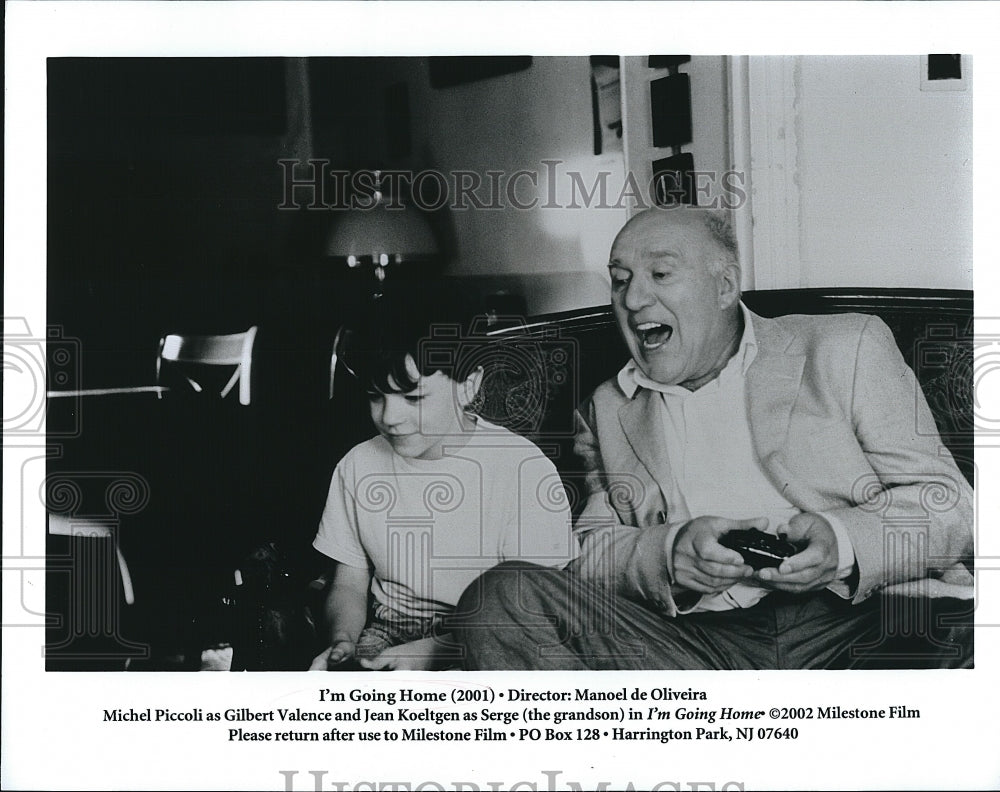 2001 Press Photo Actors Michel Piccoli &amp; Jean Koeltgen in &quot;I&#39;m Going Home&quot;- Historic Images