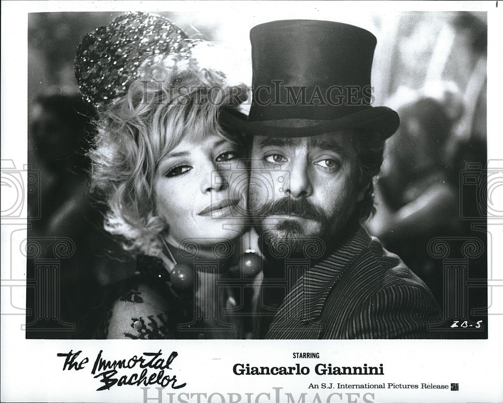 1975 Press Photo &quot;The Immortal Bachelor&quot; Monica Vitti, Giancarlo Giannini- Historic Images