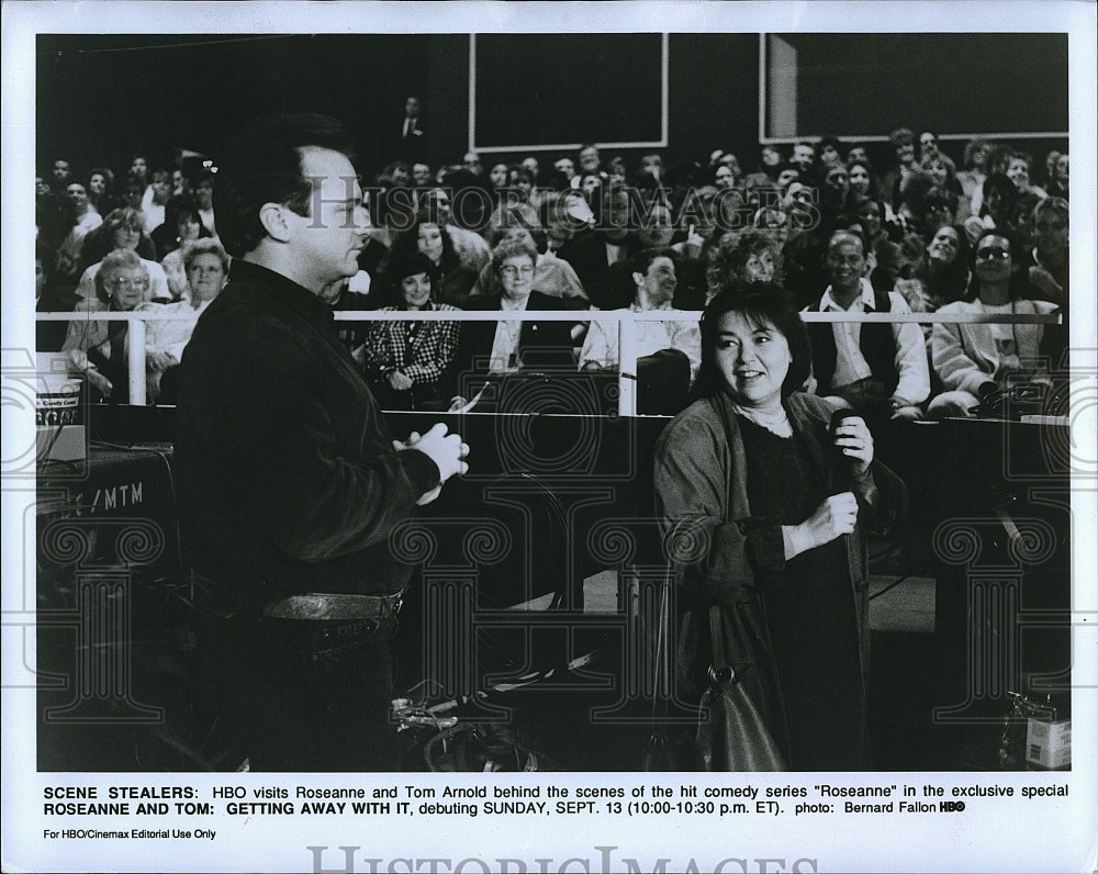 Press Photo Actress Roseanne &amp; Tom Arnold In &quot;Roseanne&quot; - Historic Images