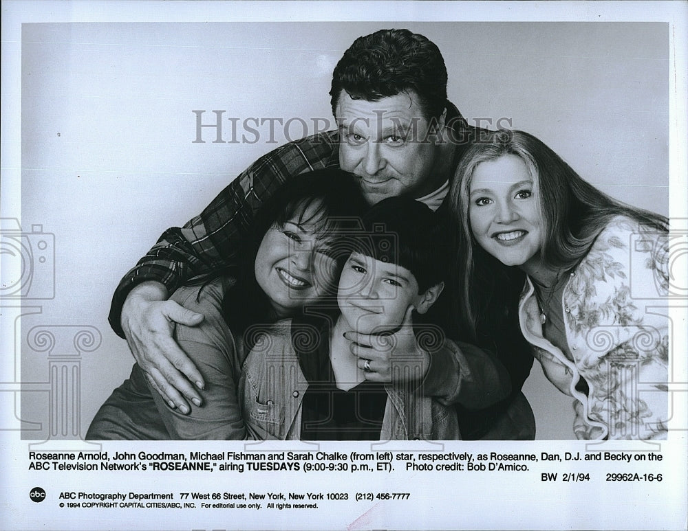 1994 Press Photo Actor John Goodman,Roseanne,Sarah Chalke In &quot;Roseanne&quot; - Historic Images