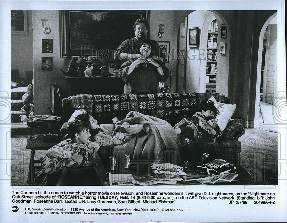 1989 Press Photo Actress Roseanne Arnold &amp; John Goodman In &quot;Roseanne&quot;- Historic Images