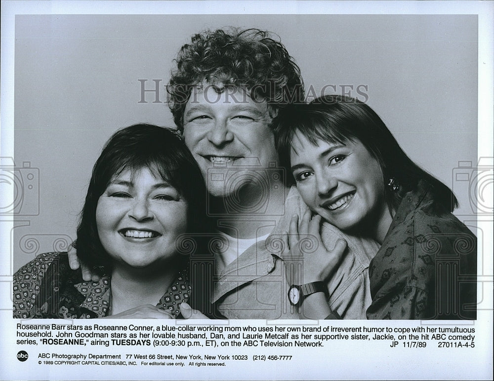 1989 Press Photo Actor John Goodman,Laurie Metcalf,Roseanne Arnold In &quot;Roseanne&quot;- Historic Images