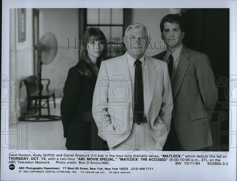 1994 Press Photo Carol Hutson, Andy Griffith, and Daniel Roebuck in &quot;Matlock&quot;- Historic Images