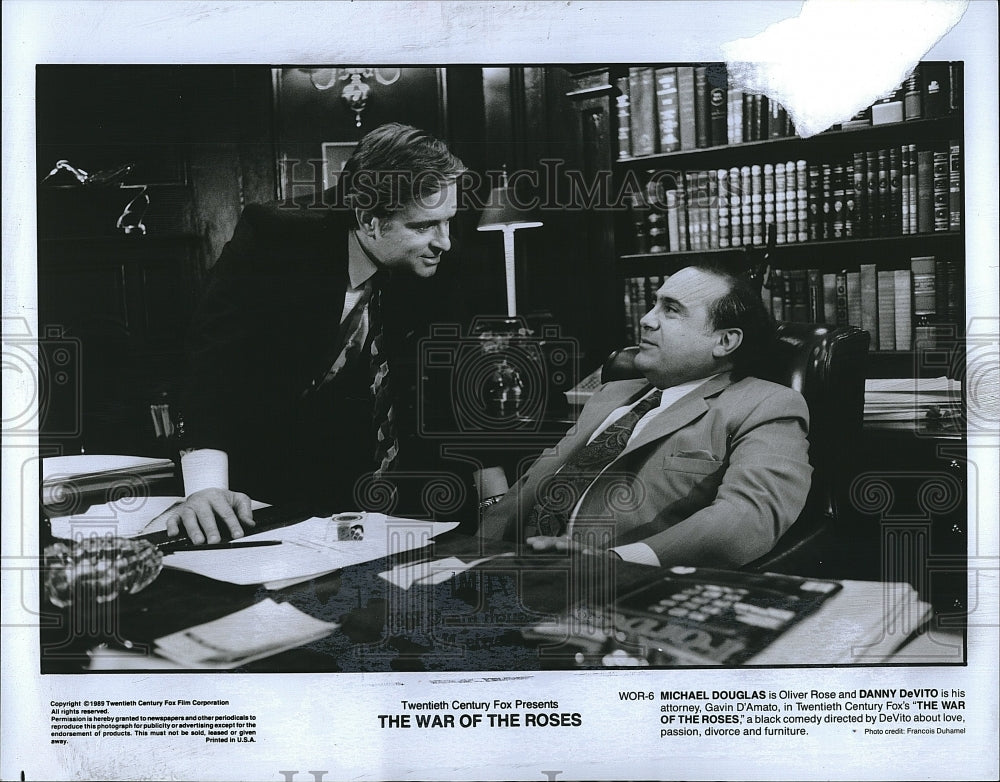 1989 Press Photo &quot;The War of the Roses&quot; Danny De Vito &amp; Michael Douglas- Historic Images