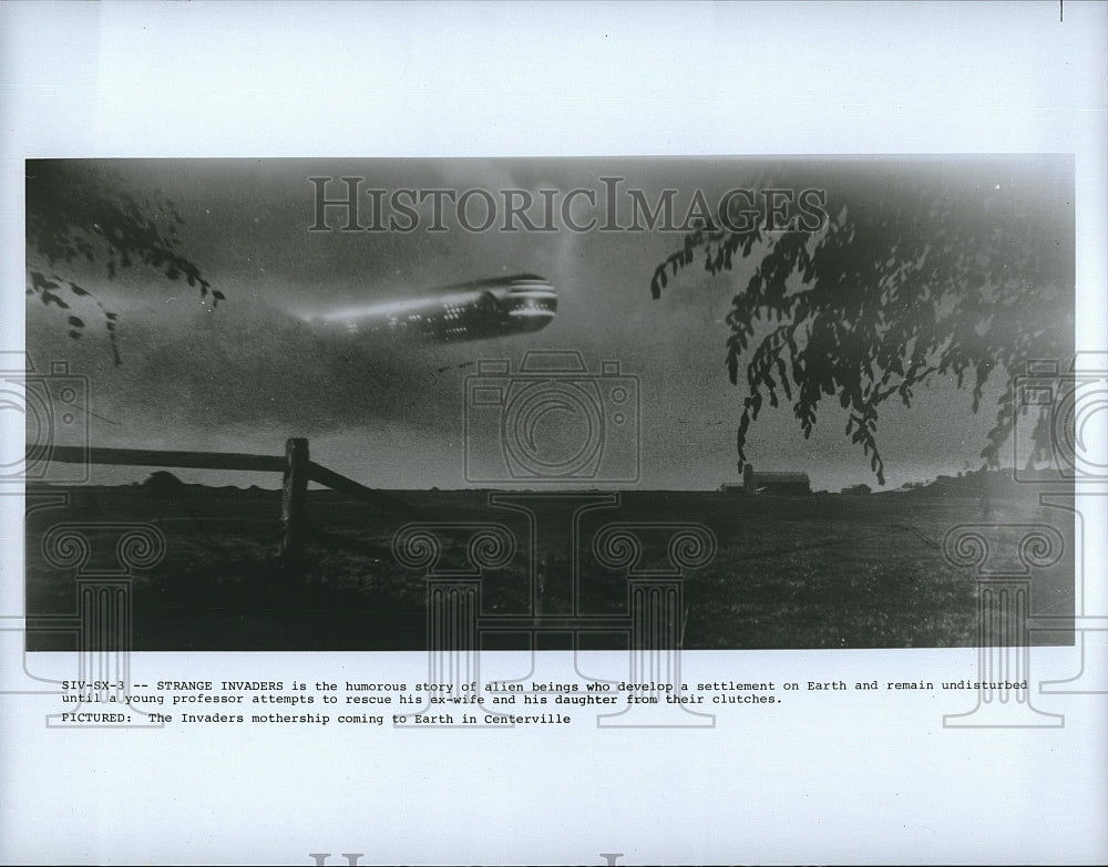 1983 Press Photo Strange Invaders Film Mothership Landing Scene Centerville- Historic Images