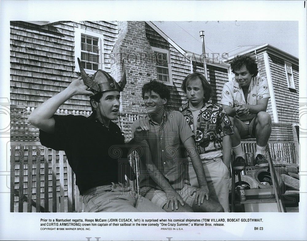 1986 Press Photo John Cusack, Bobcat Goldthwait in &quot;One Crazy Summer&quot;- Historic Images