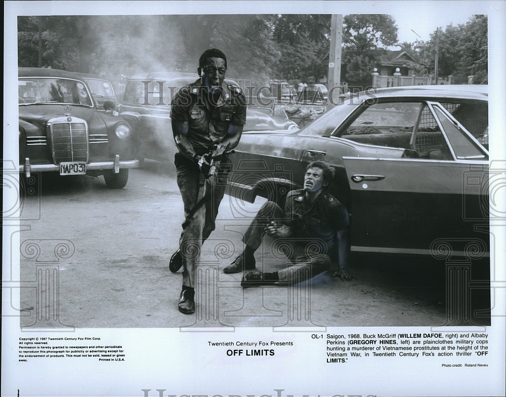 1987 Press Photo Actor Gregory Hines in &quot;Off Limits&quot;- Historic Images