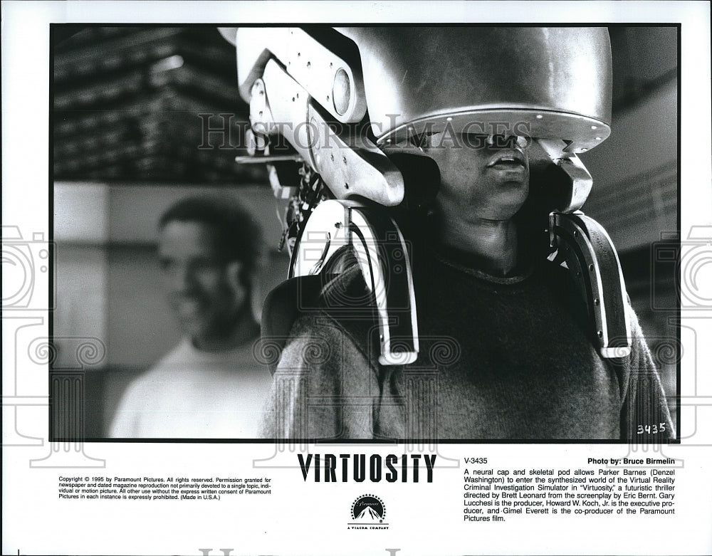 1995 Press Photo Denzel Washington Stars In &quot;Virtuosity&quot;- Historic Images