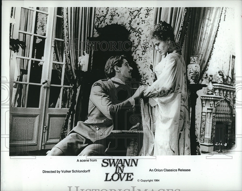 1984 Press Photo "Swann in Love" Ornella Muti & Jeremy Irons- Historic Images