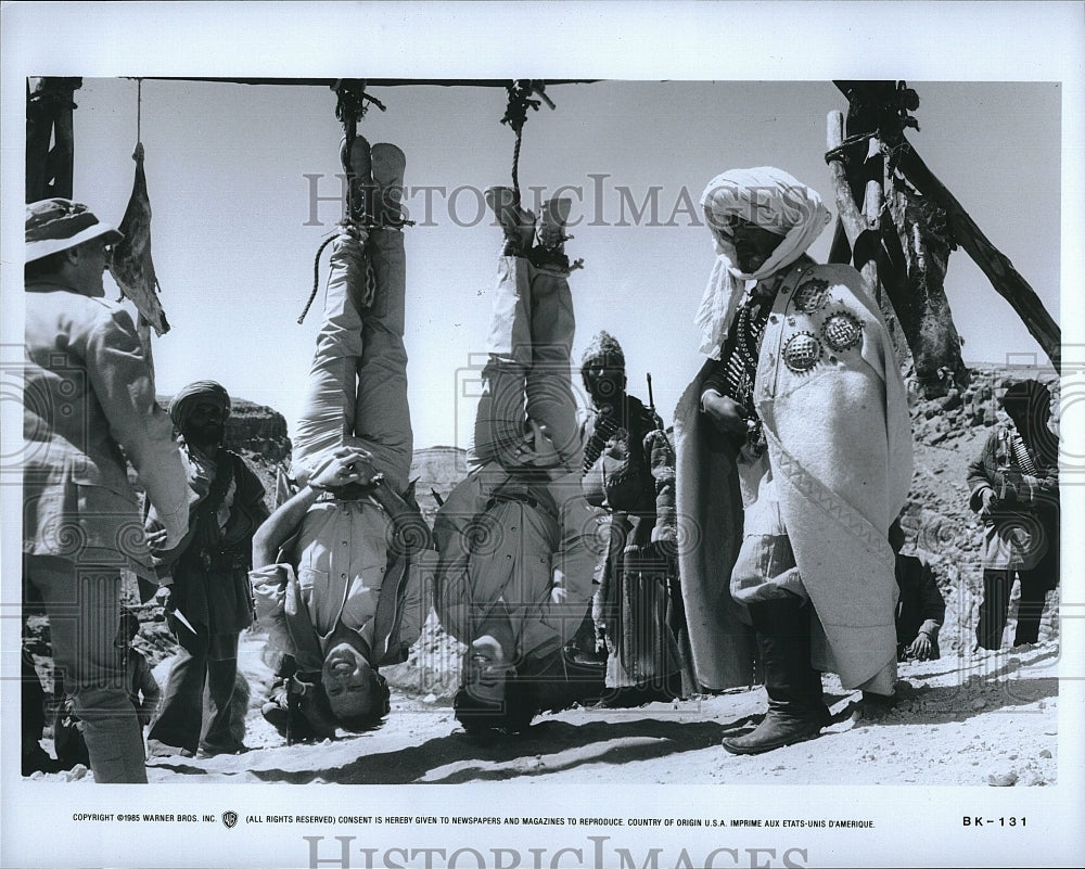 1985 Press Photo Chevy Chase and Dan Aykroyd in the comedy &quot;Spies Like Us&quot;- Historic Images