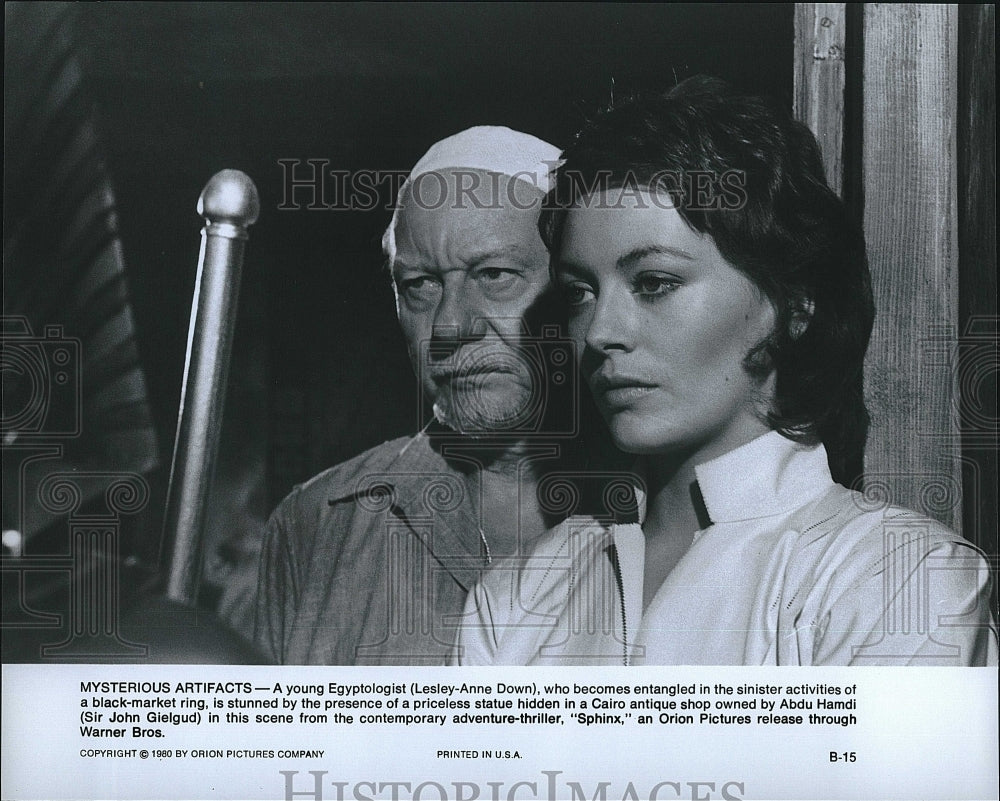 1980 Press Photo Lesley-Anne down &amp; John Gielgud Star In &quot;Sphinx&quot;- Historic Images