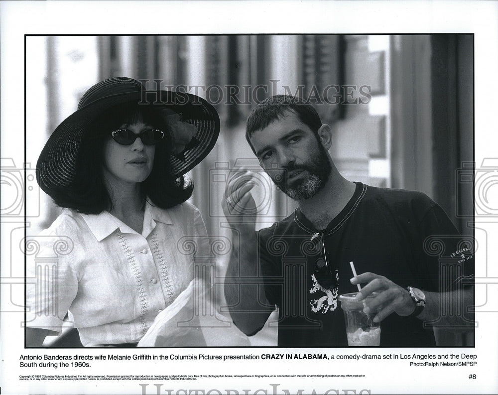 1999 Press Photo Actor Antonio Banderas &amp; Melanie Griffith In &quot;Crazy In Alabama&quot;- Historic Images