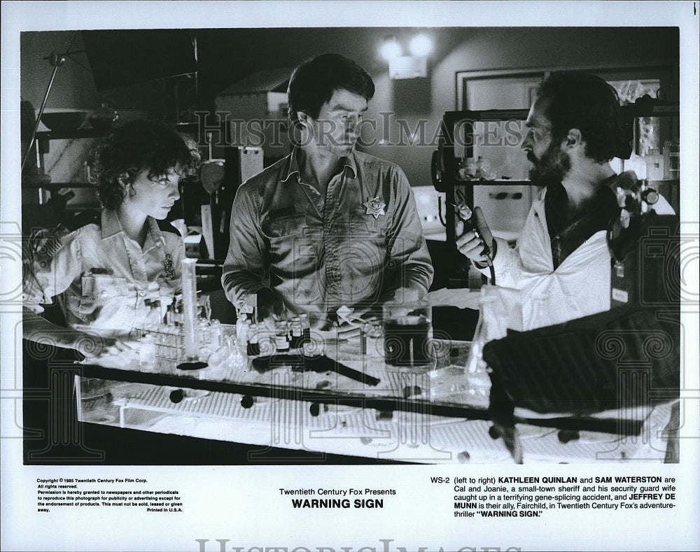 1985 Press Photo &quot;Warning Sign&quot; Sam Waterston,Kathleen Quinlan, J De Munn- Historic Images