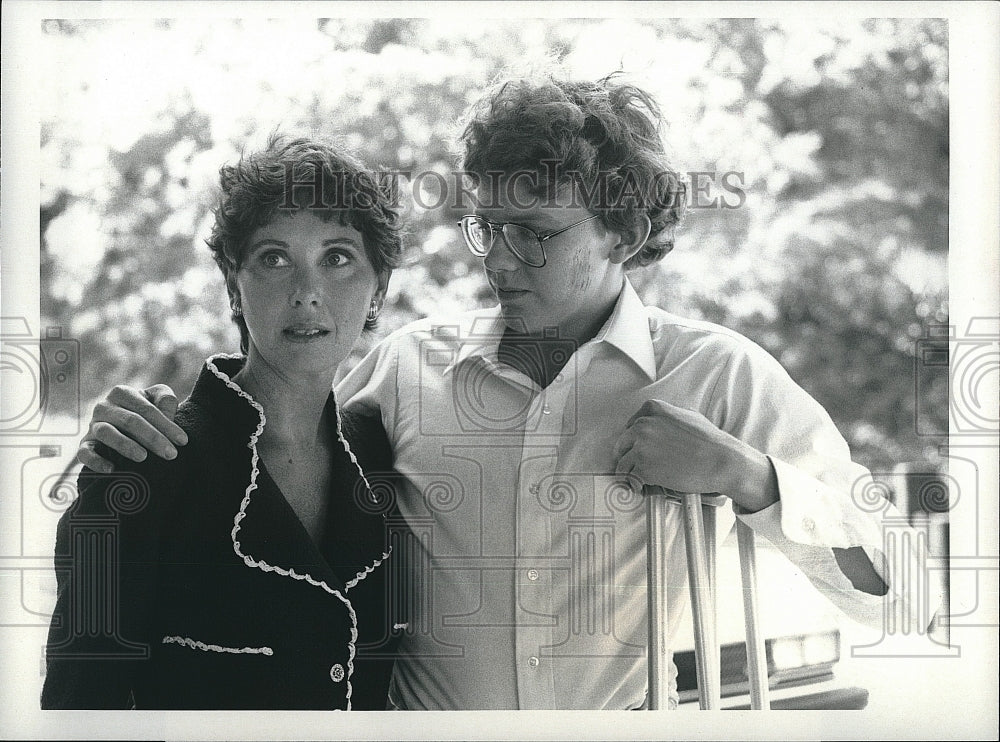 1987 Press Photo E. Donahue, Robert MacNaughton &quot;Hear Me Cry&quot;- Historic Images