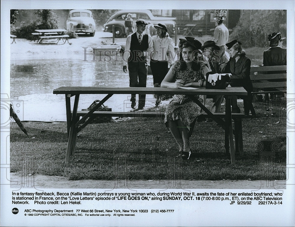 1992 Press Photo Kellie Martin as Becca in "Life Goes On".- Historic Images