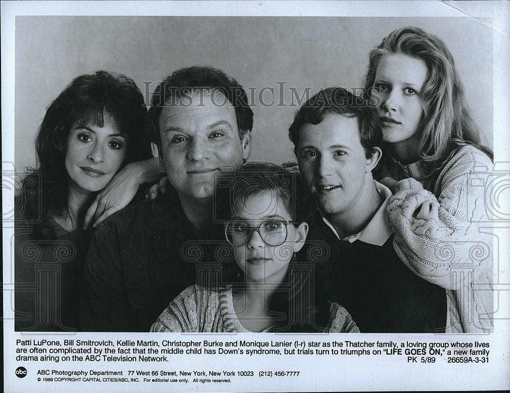 1989 Press Photo The Thatcher Family of &quot;Life Goes On&quot;.- Historic Images