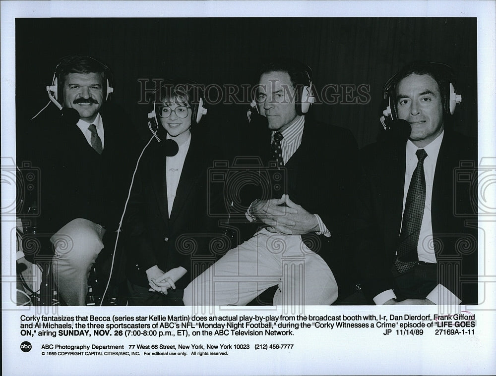1989 Press Photo Kellie Martin with Three NFL Broadcaster in "Life Goes On".- Historic Images