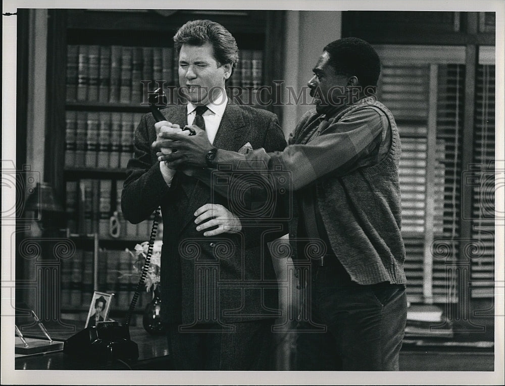 1988 Press Photo Charles Robinson, John Larroquette &quot;Night Court&quot;- Historic Images