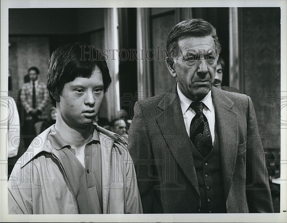 1982 Press Photo David MacFarlane Jack Klugman Quincy- Historic Images