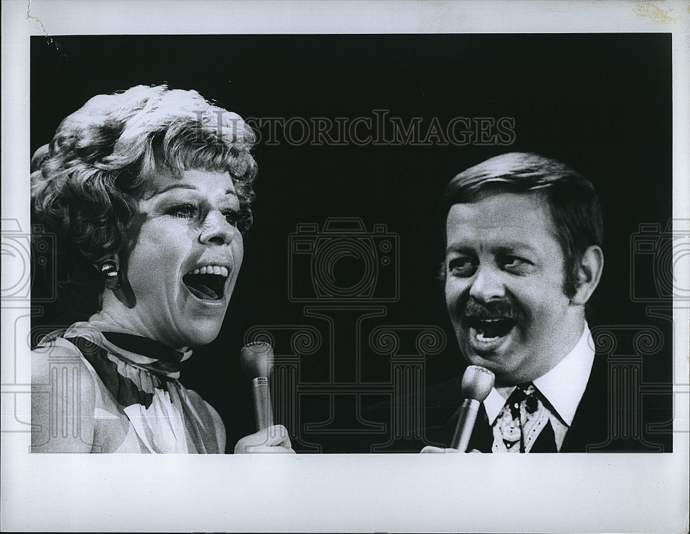 1970 Press Photo Carol Burnett American Actress Singer Mel Torme Performing- Historic Images