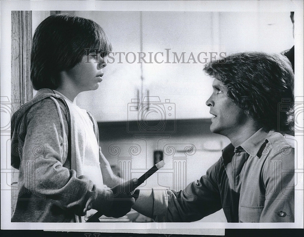 1981 Press Photo Adam Rich, Andrew Stevens &quot;Code Red&quot;- Historic Images