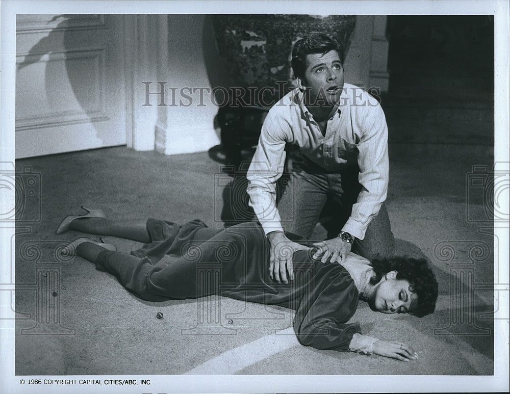 1987 Press Photo Emma Samms, Maxwell Caulfield &quot;The Colbys&quot;- Historic Images