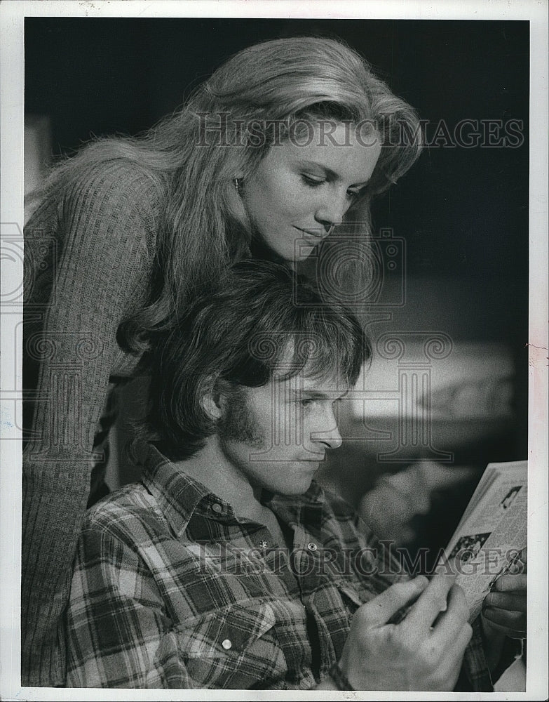 1988 Press Photo Actor Timothy Daly &amp; Eve Gordon In &quot;Almost Grown&quot;- Historic Images