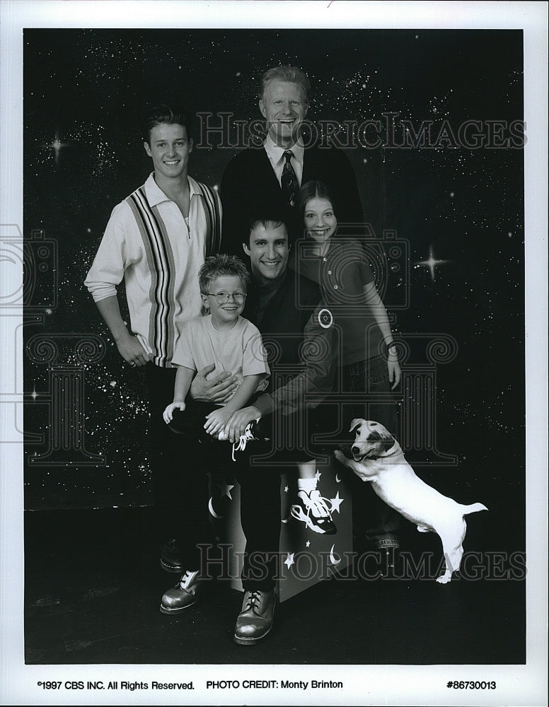 1997 Press Photo Bronson Pinchot, J. Lipnicki, W. Estes, E. Begley, Jr. &quot;Meego&quot;- Historic Images